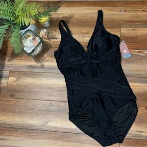 Women’s One Piece Black Swimsuit Ruching Criss Cross Adjustable Straps Sz M